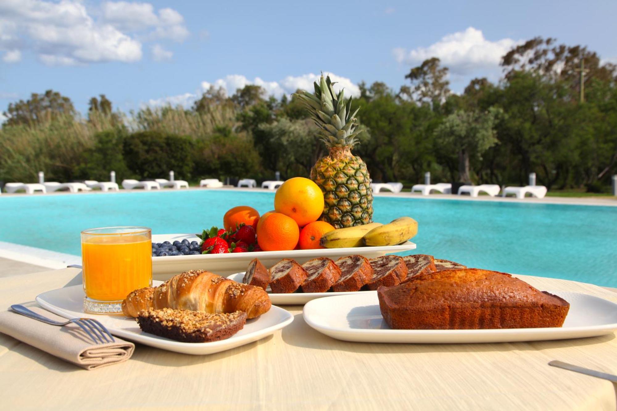 Resort Abbaia Ba Будони Екстериор снимка