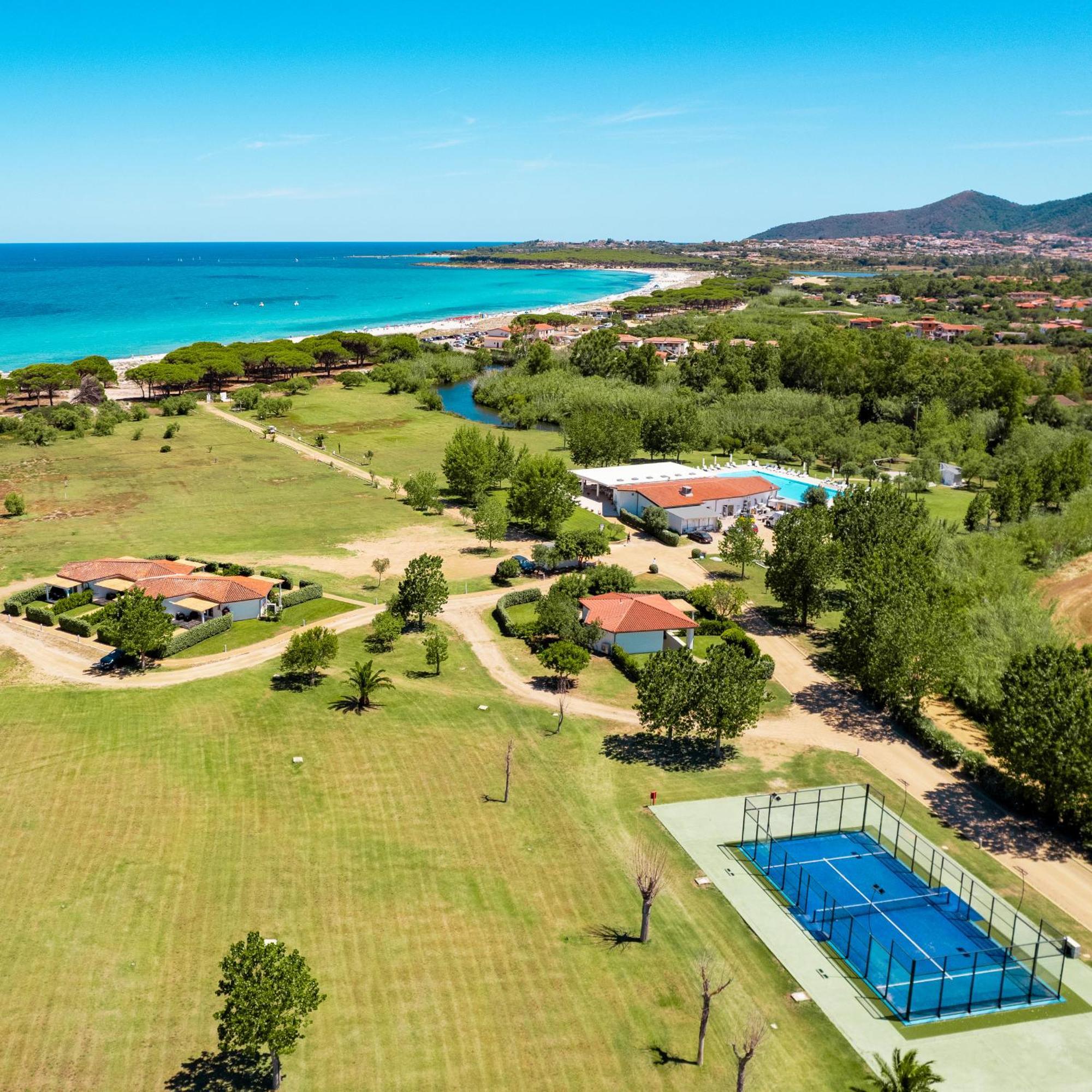 Resort Abbaia Ba Будони Екстериор снимка